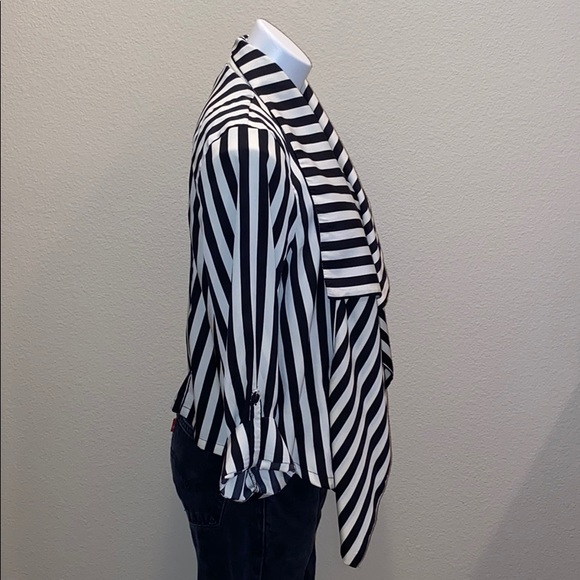 🎉HP🎉 Dizzy Lizzy Light Weight Jacket - Picture 3 of 6